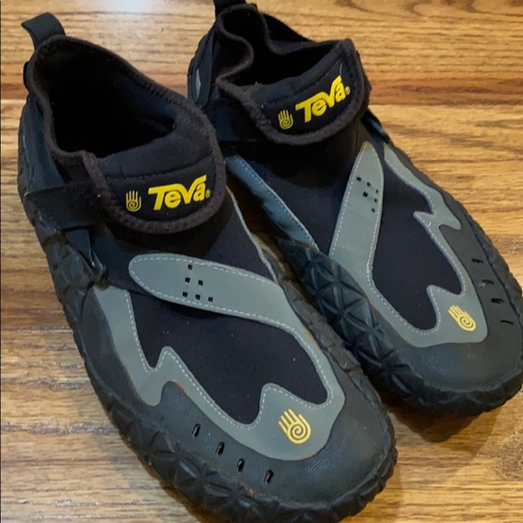 teva spider rubber water shoes